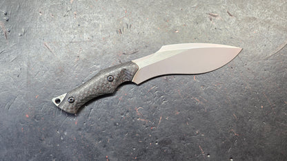We Knife Vaquita neck knife 807A Carbon Fiber S35VN Full tang blade