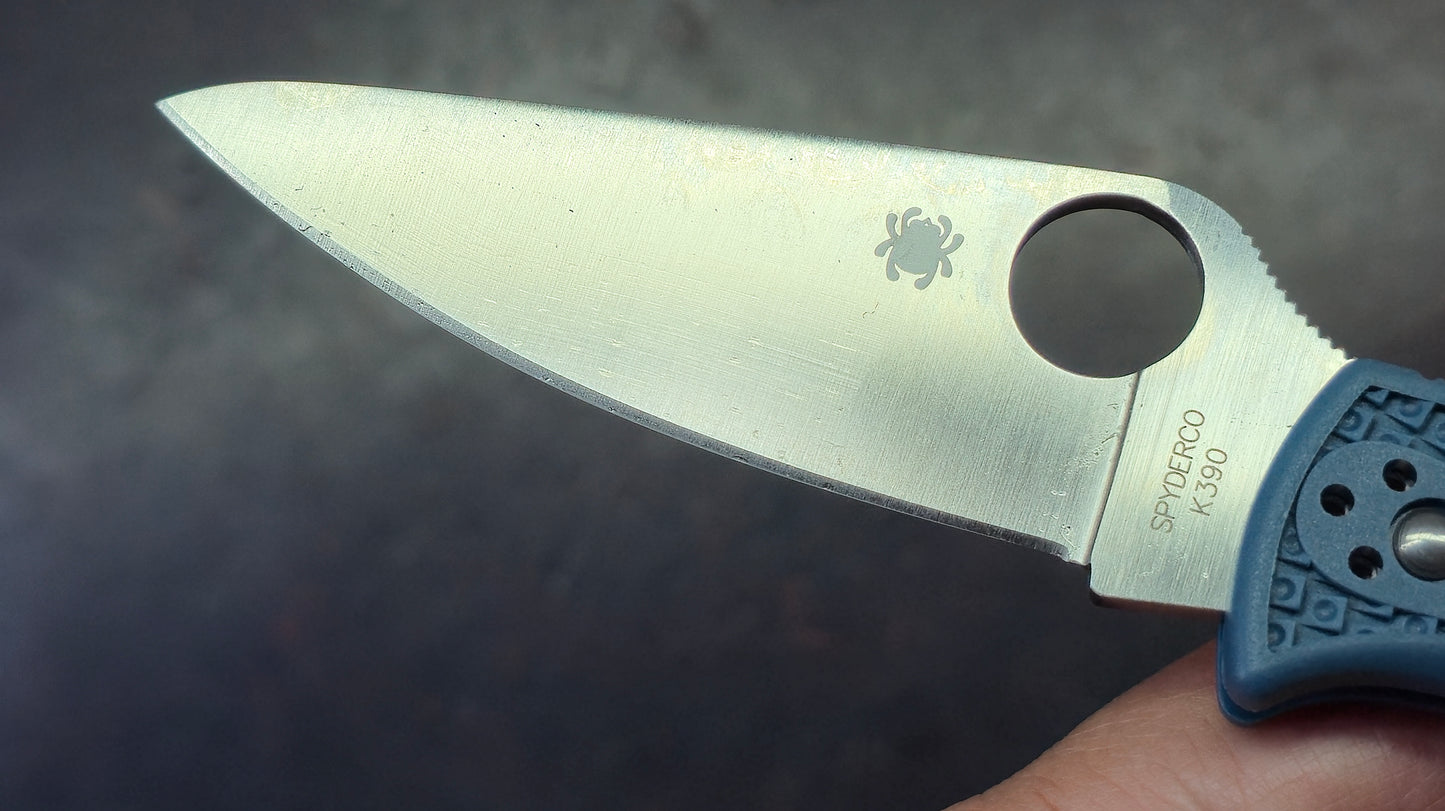 Spyderco Endela Blue FRN Handle K390