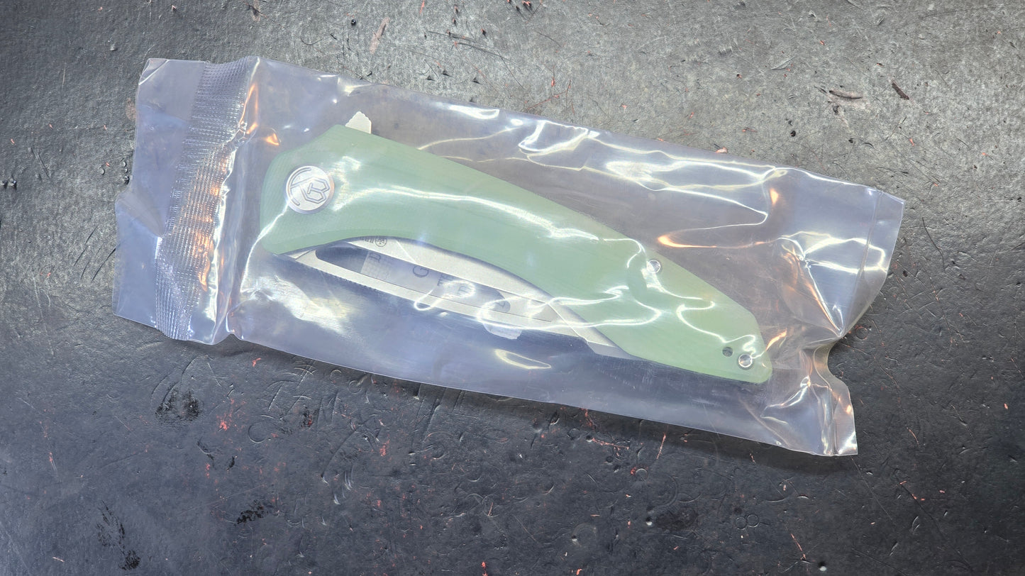 Kubey Merced Jade G10 Handle AUS-10 Blade