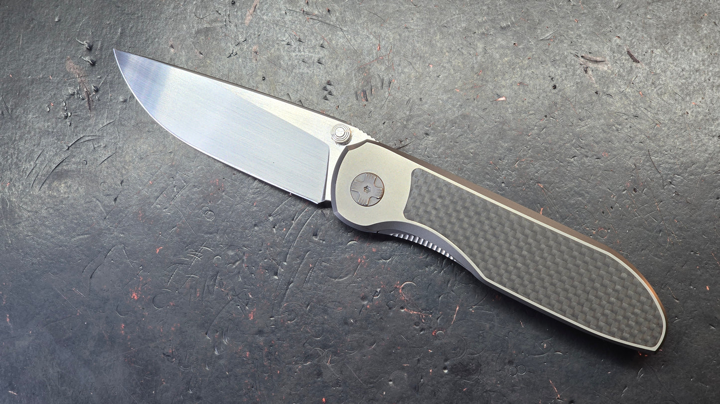 Vanguard Cheetah Frame Lock Knife Ti / Carbon Fiber Handle M390 Blade