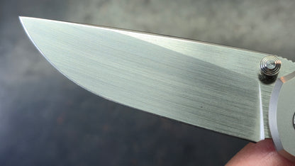 Vanguard Cheetah Frame Lock Knife Ti / Carbon Fiber Handle M390 Blade