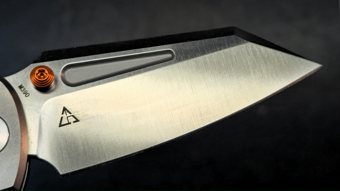 Trivisa Skarn-W Crossbar Lock Titanium Handle Satin M390 Modified Tanto Blade
