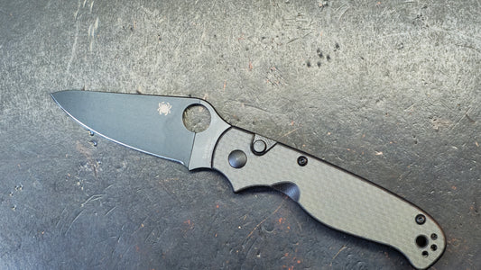 Spyderco ButtonUp Black Carbon Fiber/G10 Laminate Handle 8Cr13MoV Blade