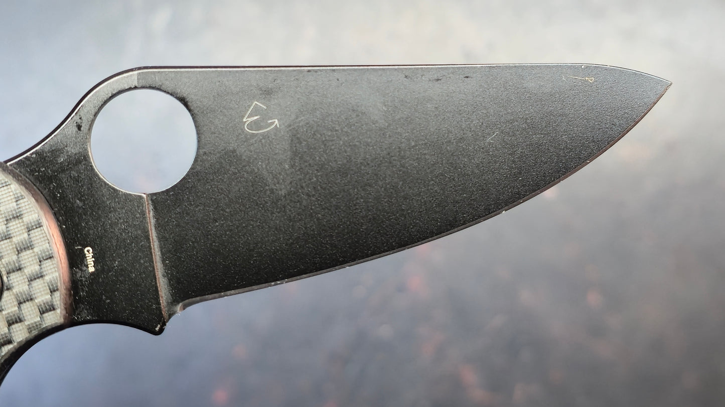 Spyderco ButtonUp Black Carbon Fiber/G10 Laminate Handle 8Cr13MoV Blade