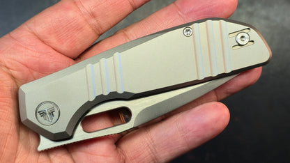 Trivisa Knives Gecko-P Liner Lock Titanium Handle Pearl Satin M390 Blade
