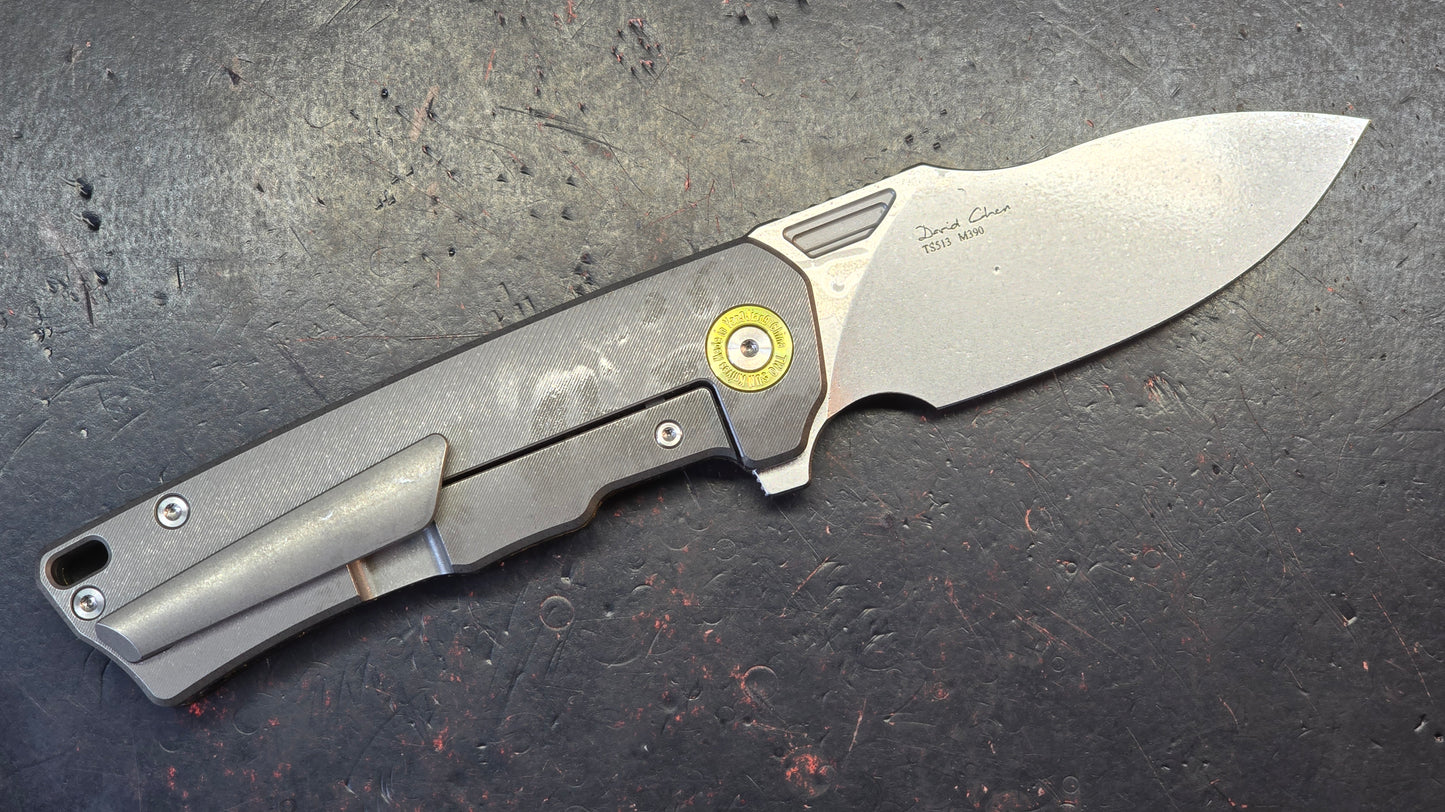 TwoSun TS513 Gold Carbon Fiber / Titanium Handle M390 Blade