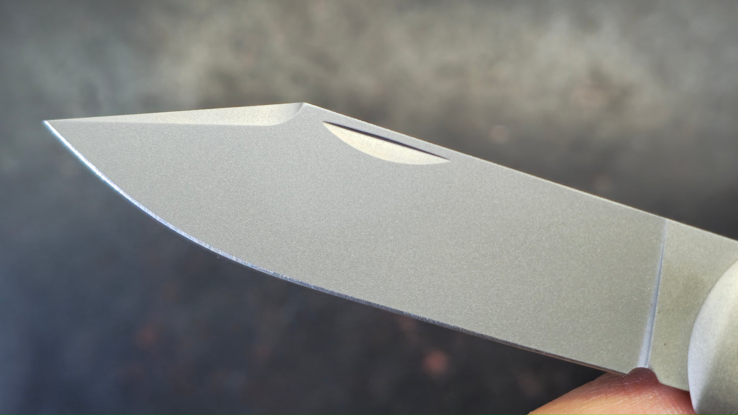 DREAMTECH D4386TG Slip Titanium Handle VG10 Blade