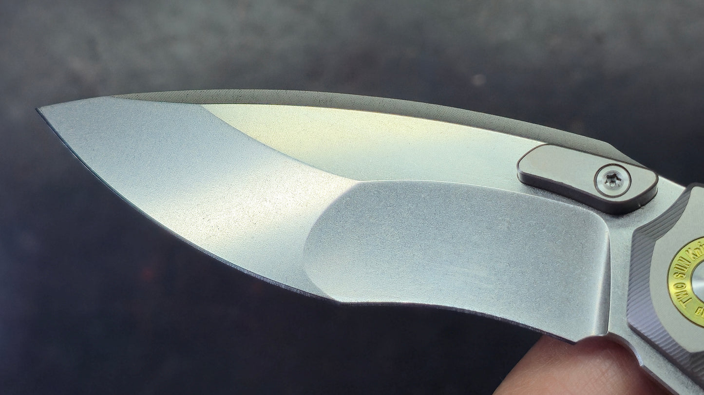 TwoSun TS578 Titanium/Carbon Fiber Handle K110 Blade