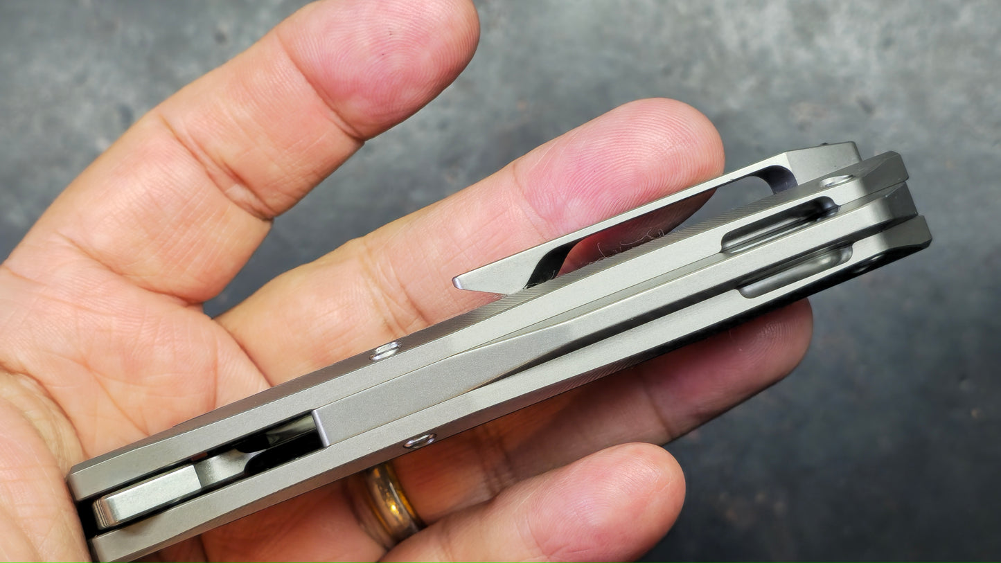 TwoSun TS578 Titanium/Carbon Fiber Handle K110 Blade
