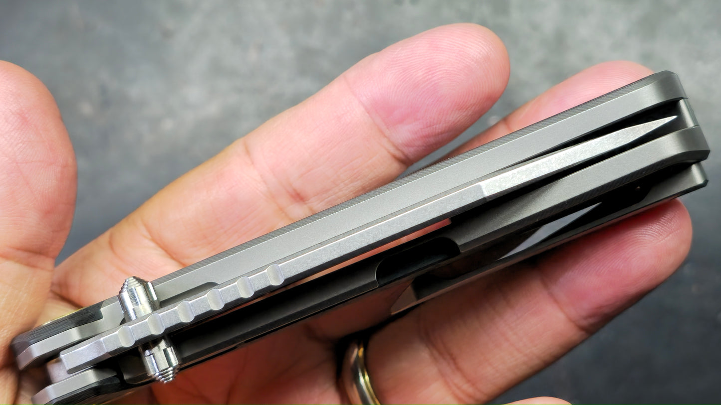 TwoSun TS524 Titanium/Carbon Fiber Handle K110 Blade