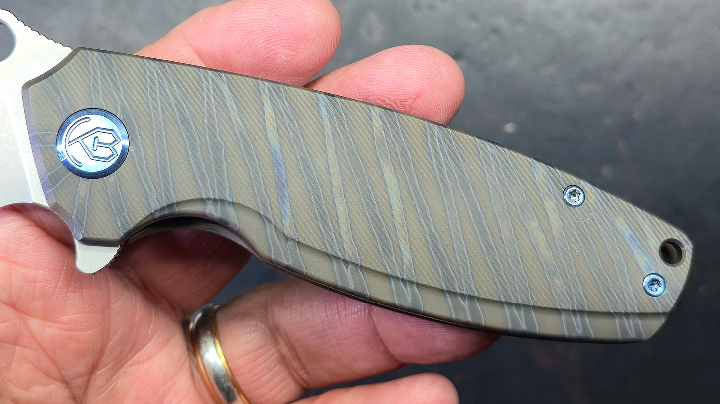 Kubey Tityus Stripe Titanium Handle 14c28n Blade