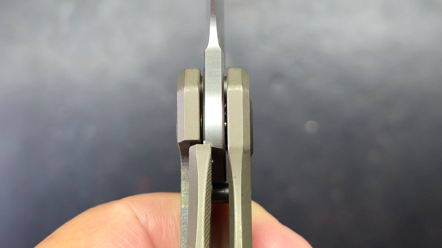 Kubey Classico Bronze Titanium Handle M390 Blade