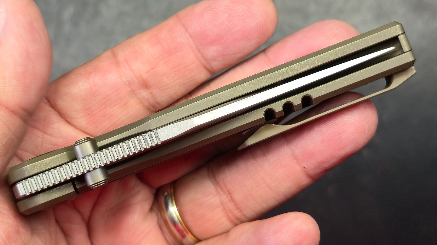 Kubey Classico Bronze Titanium Handle M390 Blade