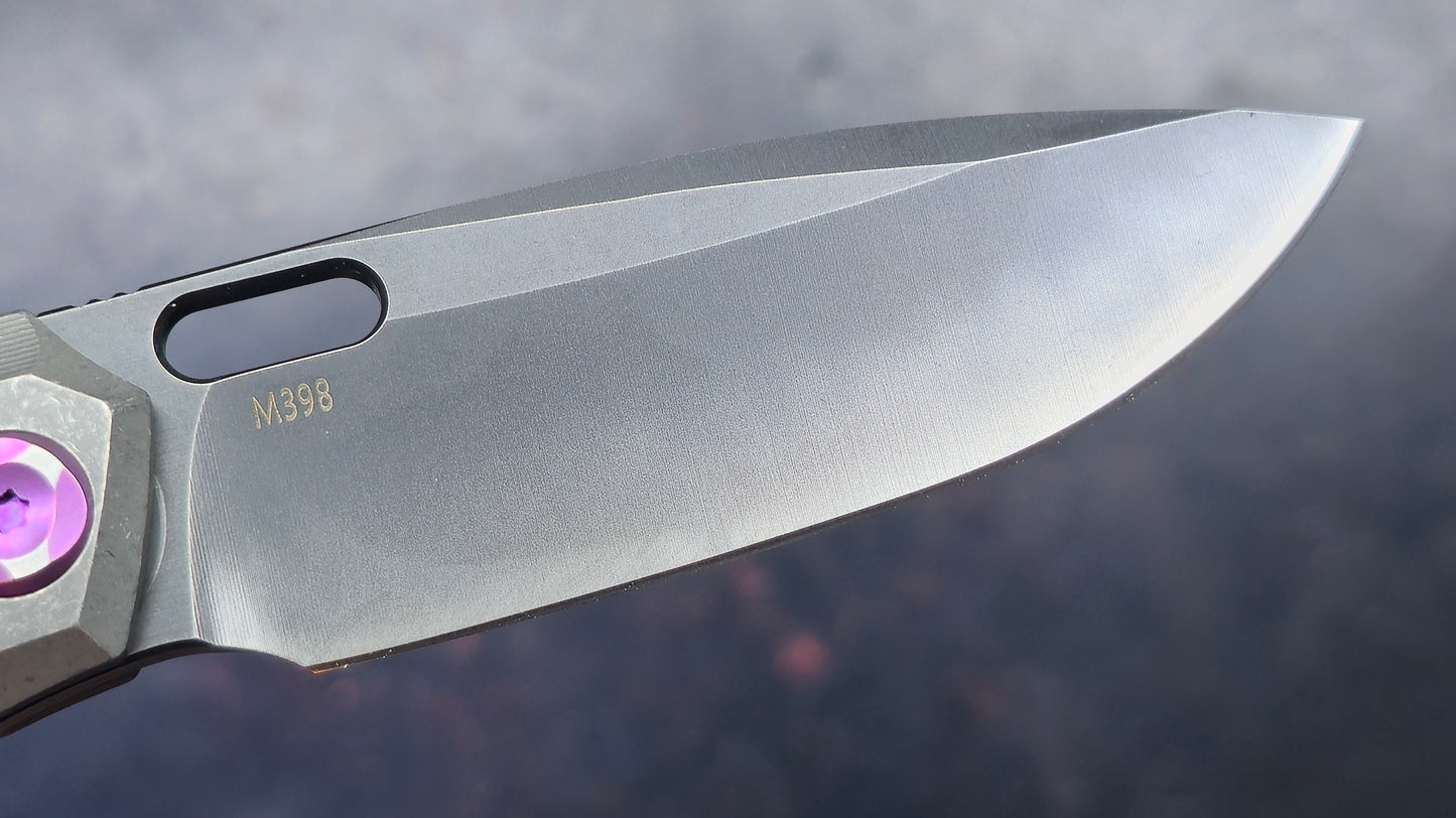 Poikilo Blade Gecko V2 Dark SW Titanium Handle M398 Blade