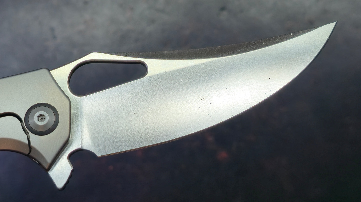 Kizer Cyclone Dark Gray Titanium/Carbon Fiber Handle S35VN Blade
