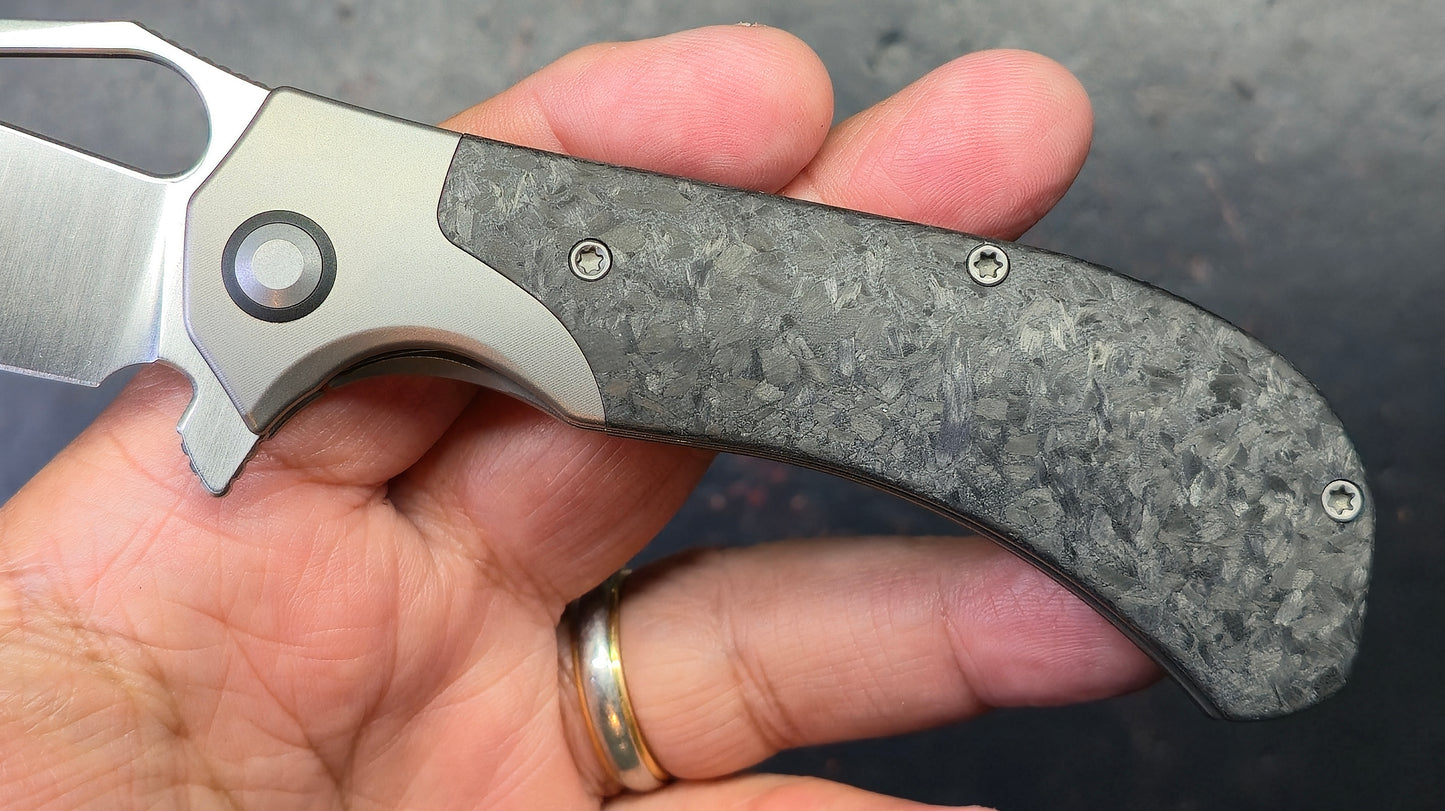 Kizer Cyclone Dark Gray Titanium/Carbon Fiber Handle S35VN Blade