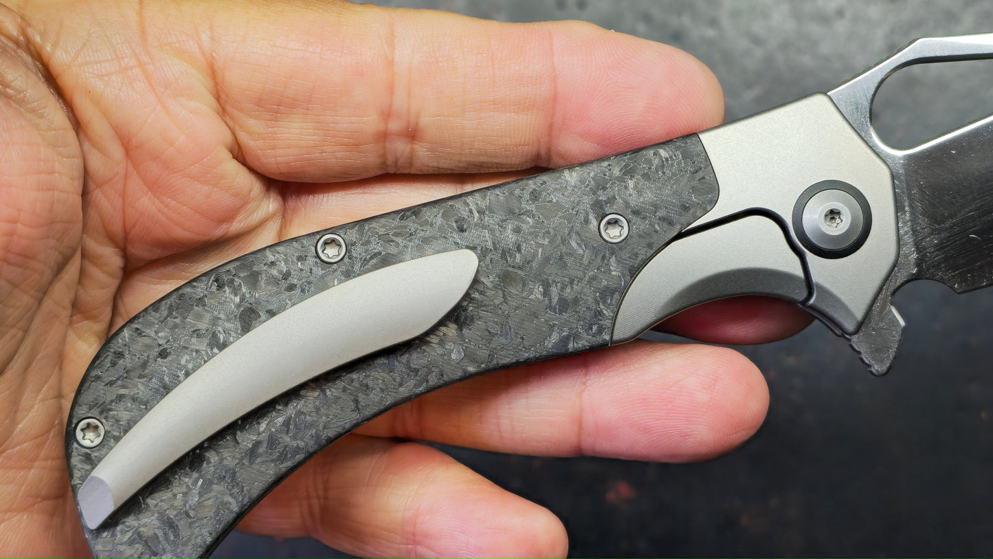 Kizer Cyclone Dark Gray Titanium/Carbon Fiber Handle S35VN Blade