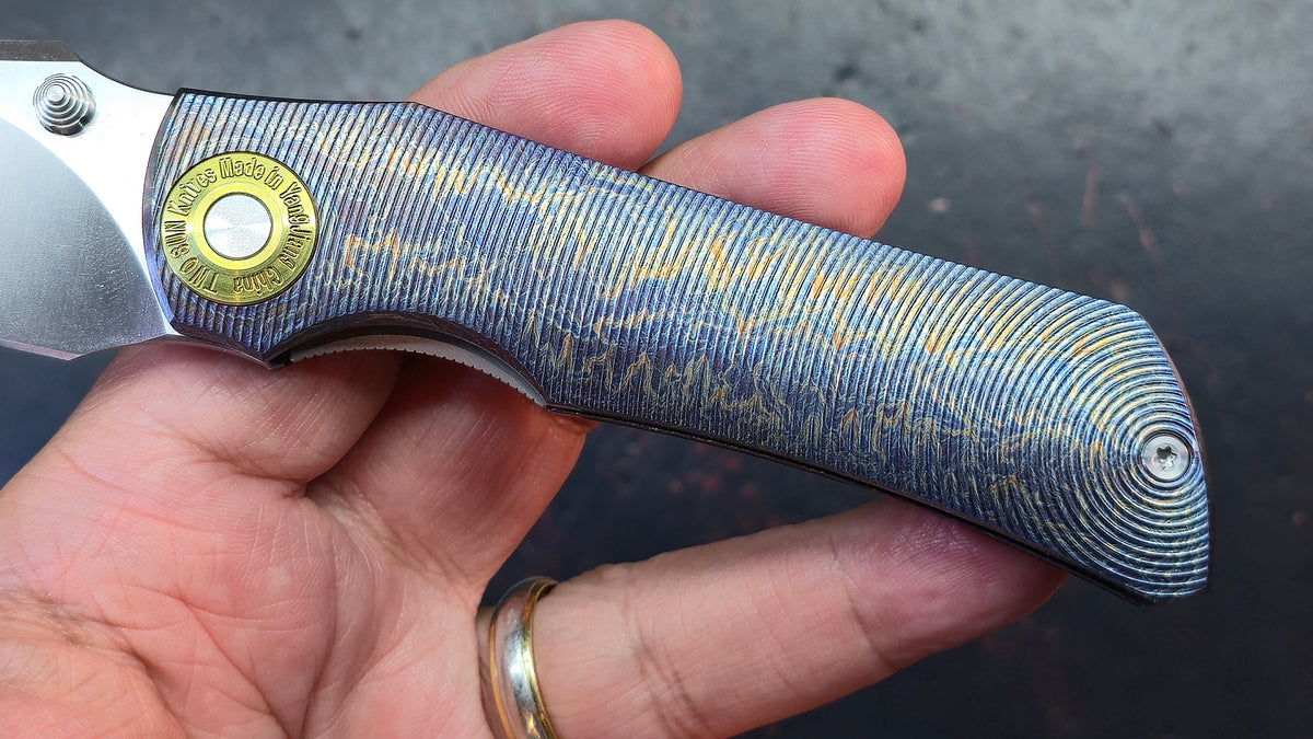 TwoSun TS622 Color Titanium Handle YJ01-V2 Blade