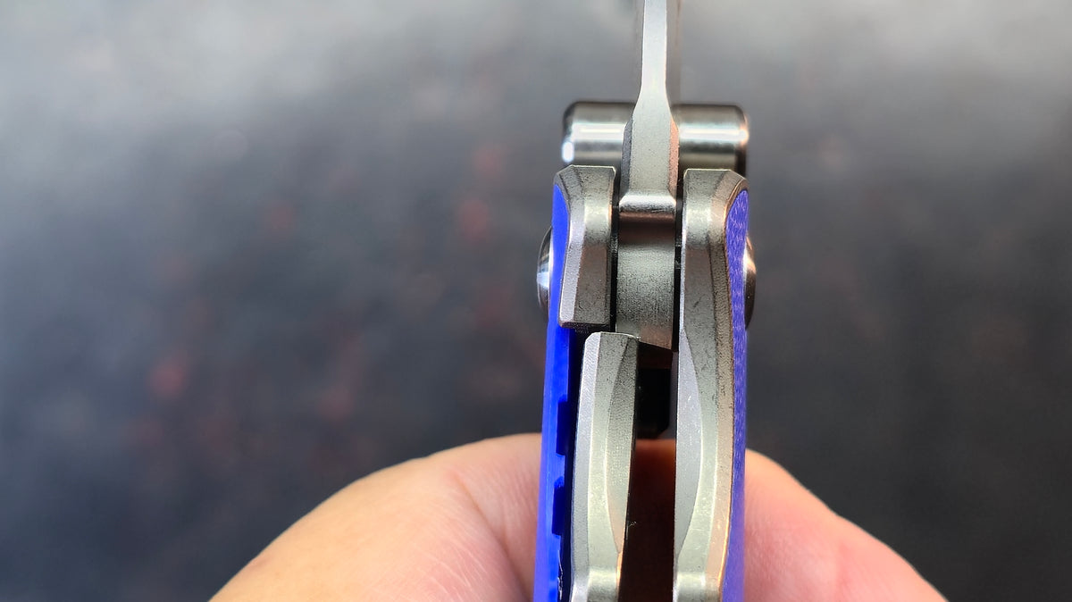 TwoSun TS422 Titanium Handle Blue G10 Inlay K110 Blade