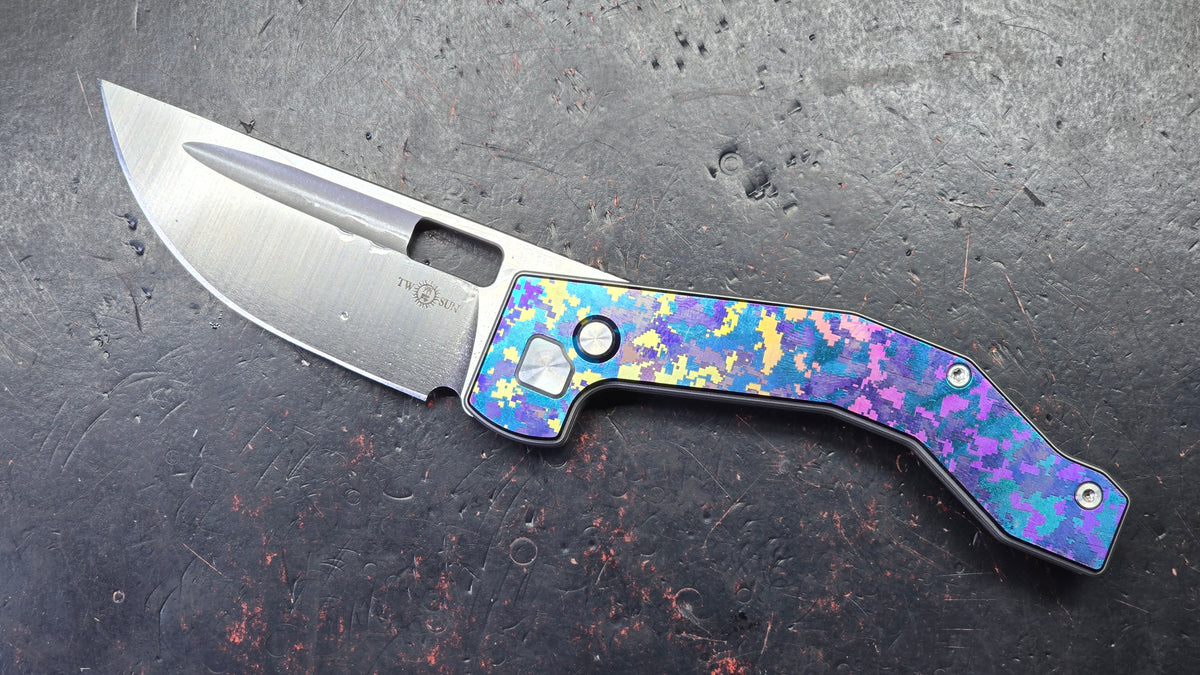 Twosun TS648 ButtonLock Camo Titanium Handle D2 Blade