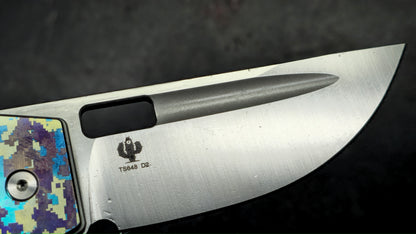 Twosun TS648 ButtonLock Camo Titanium Handle D2 Blade