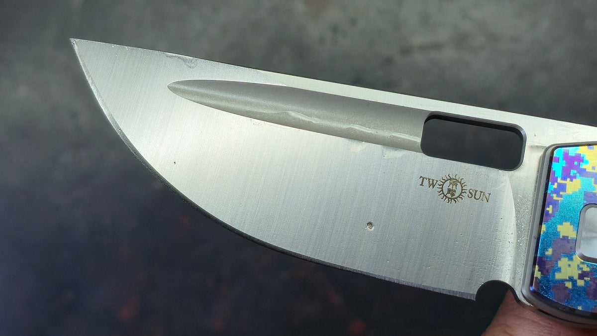 Twosun TS648 ButtonLock Camo Titanium Handle D2 Blade