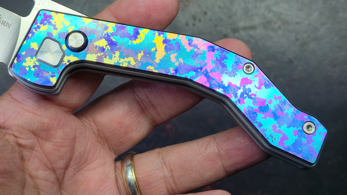Twosun TS648 ButtonLock Camo Titanium Handle D2 Blade
