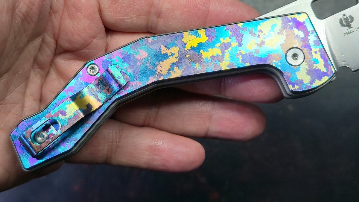 Twosun TS648 ButtonLock Camo Titanium Handle D2 Blade