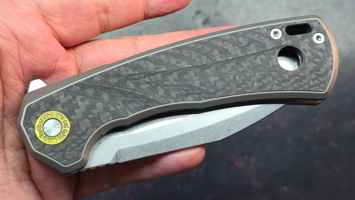 TwoSun TS527 Titanium/Carbon Fiber Handle 14C28N Blade