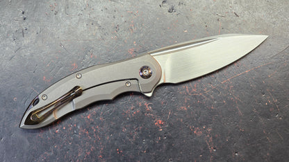 WE Knife Makani Titanium Aluminum Foil/Carbon Fiber Handle CPM 20CV Blade