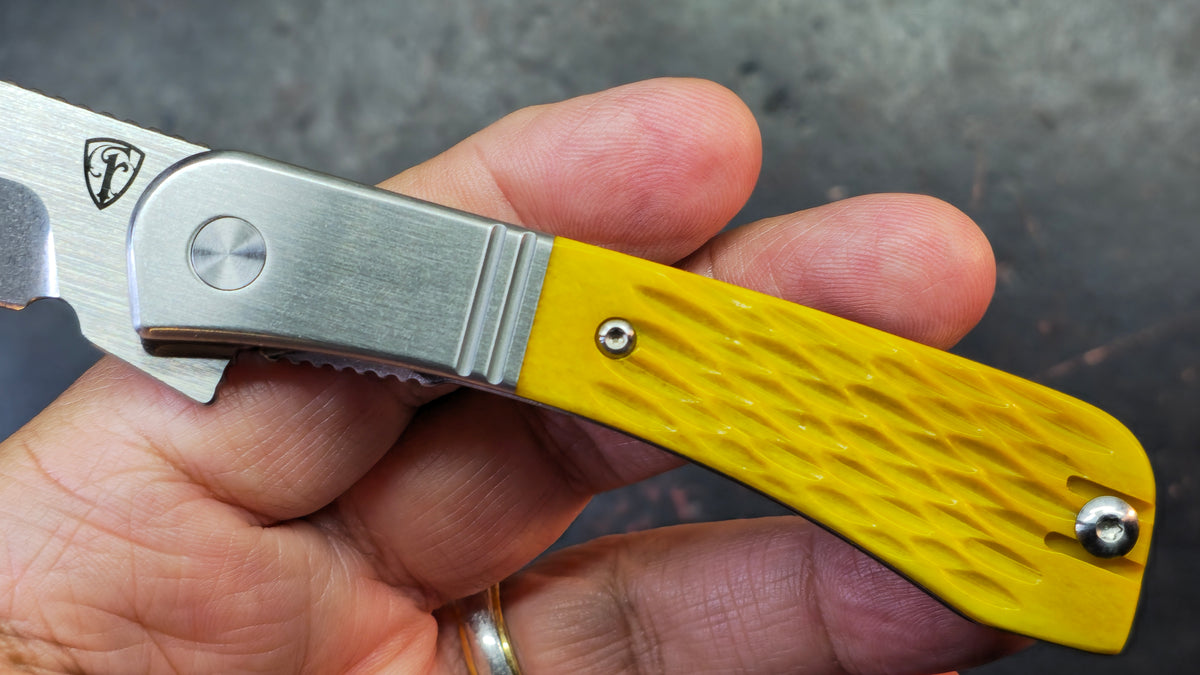 Finch Gooseneck Goldenrod Jigged Bone Handle 14c28n Blade