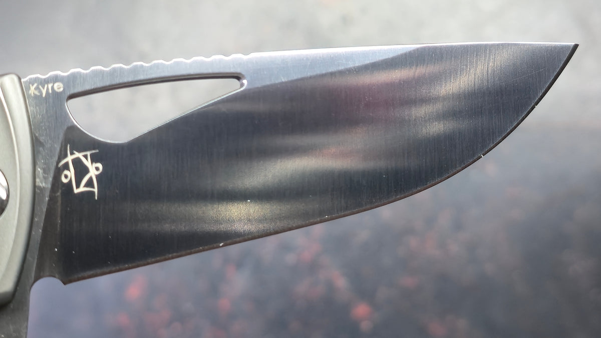 Kizer Kyre Titanium Handle S35VN Blade