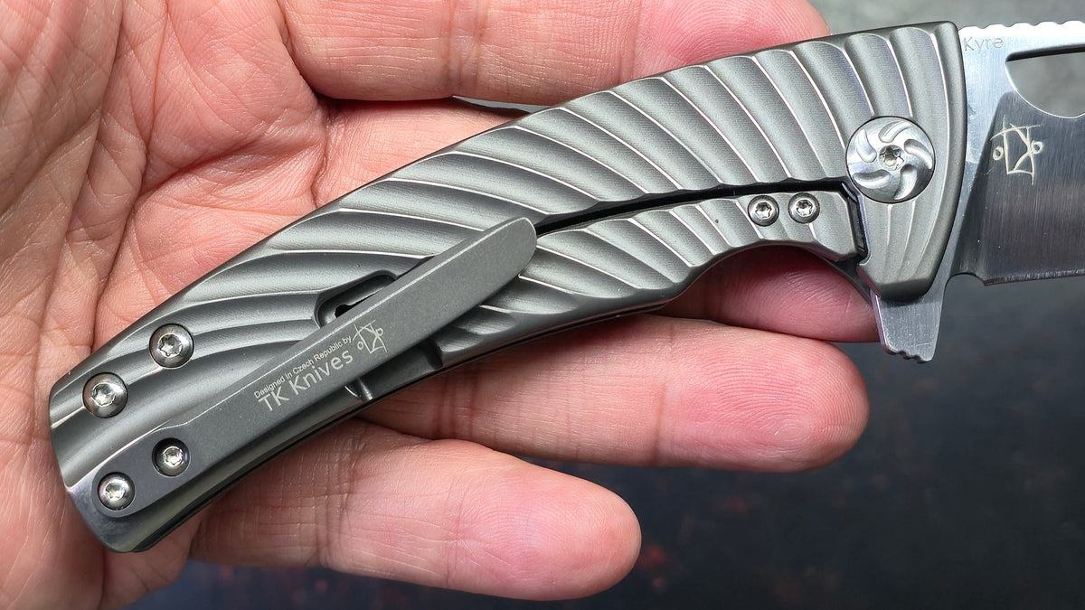 Kizer Kyre Titanium Handle S35VN Blade