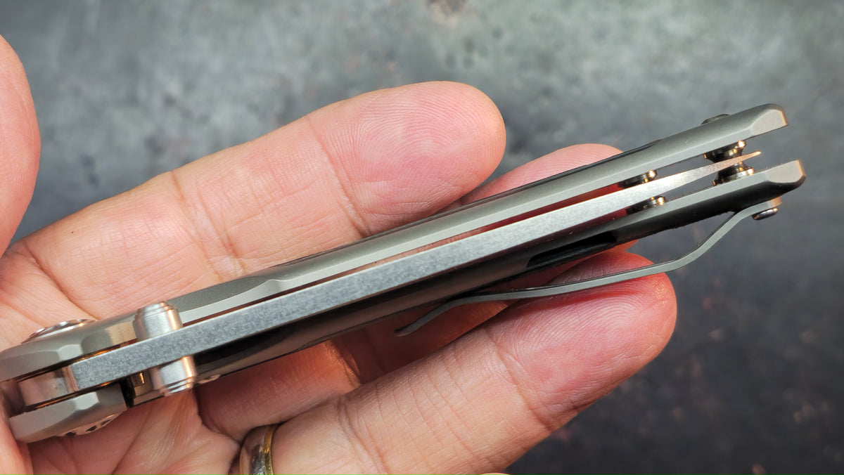 Kizer Corto Titanium Handle S35VN Blade