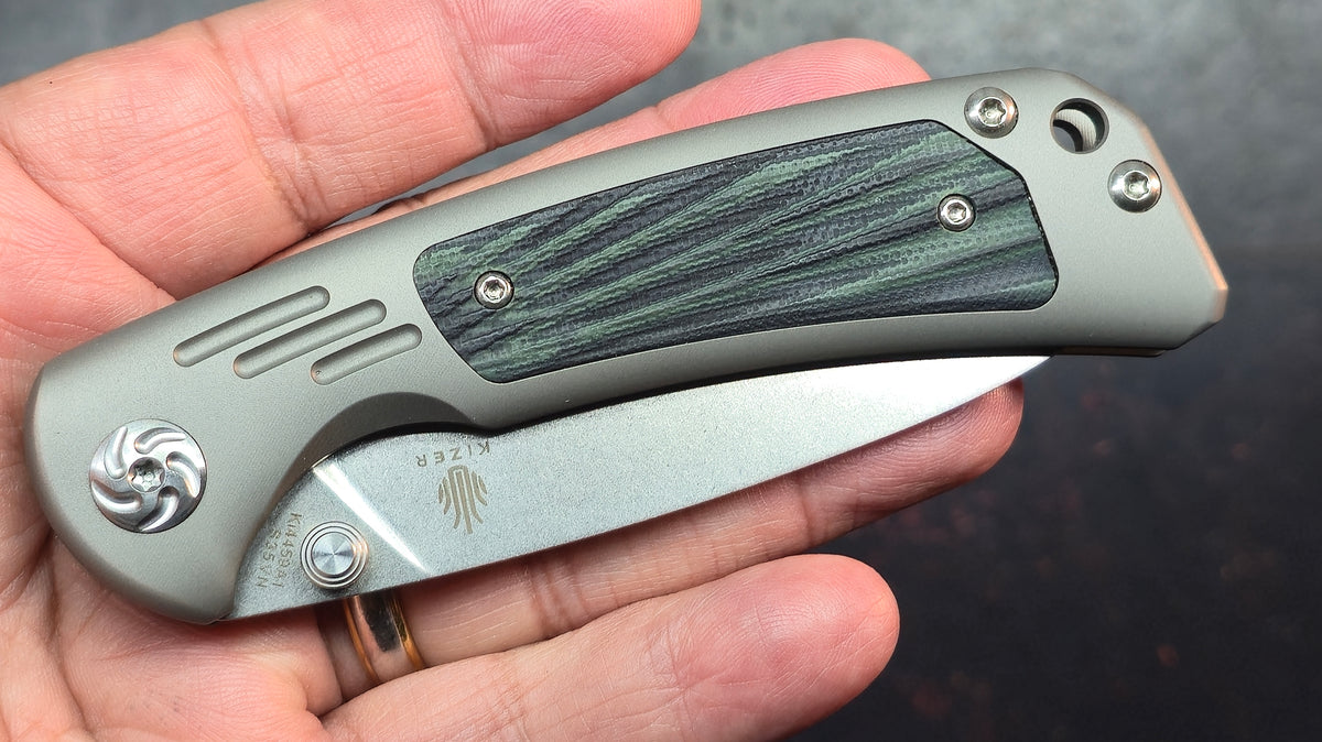 Kizer Corto Titanium Handle S35VN Blade