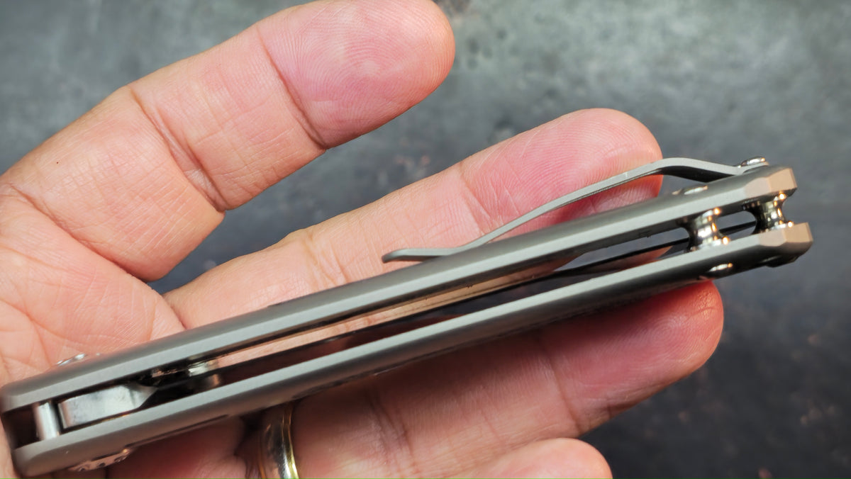 Kizer Corto Titanium Handle S35VN Blade