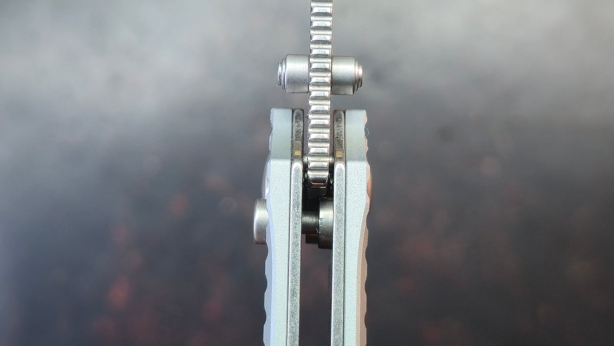 Kizer Clairvoyant Frag Aluminum Handle 154CM Blade