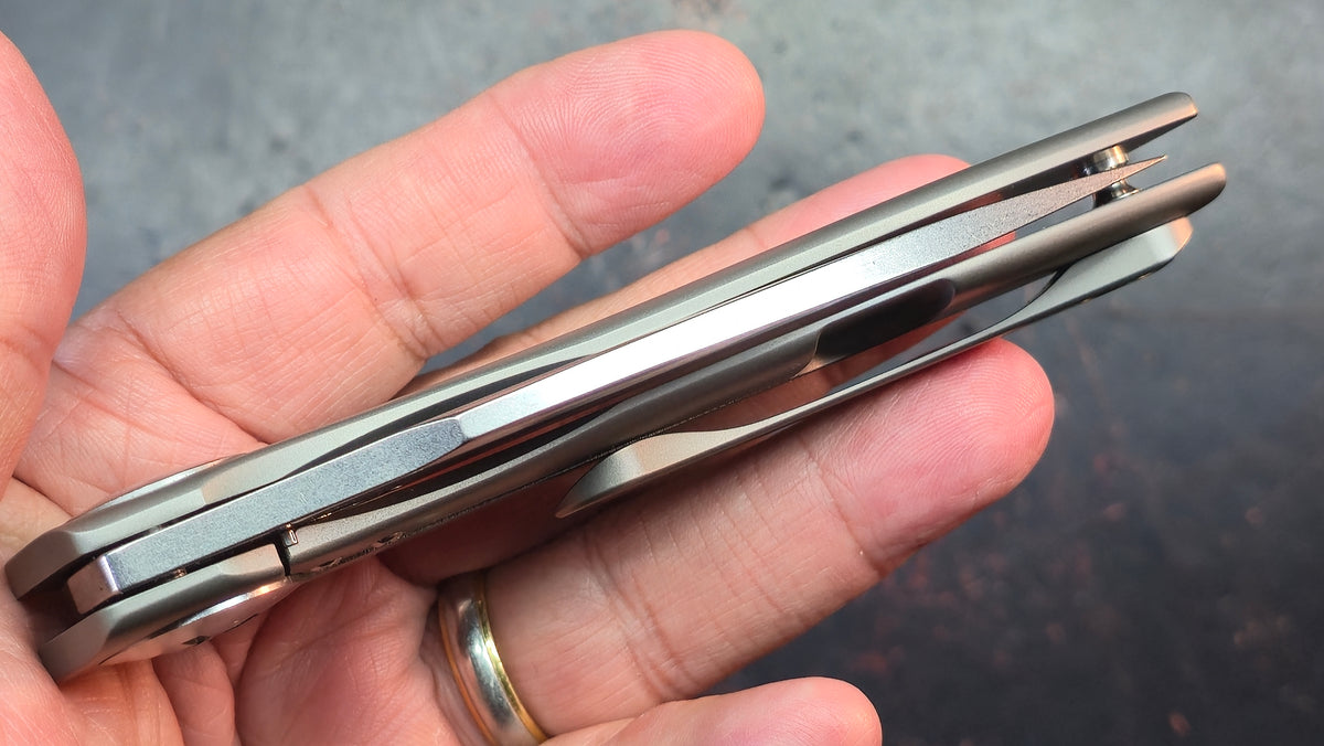 Kizer S.L.T. Titanium Handle S35VN Blade