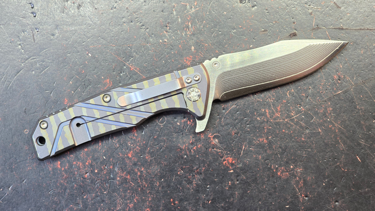Kizer Ki302B1 Titanium Handle VG-10 Damascus Blade