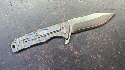 Kizer Ki302B1 Titanium Handle VG-10 Damascus Blade
