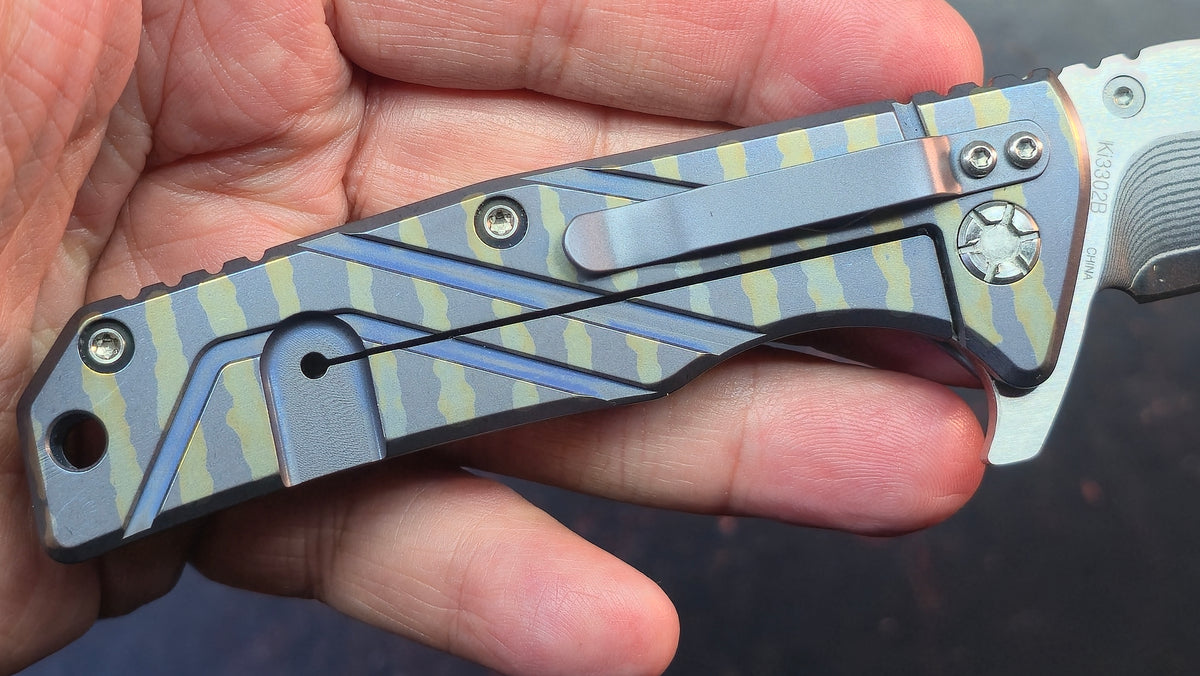 Kizer Ki302B1 Titanium Handle VG-10 Damascus Blade