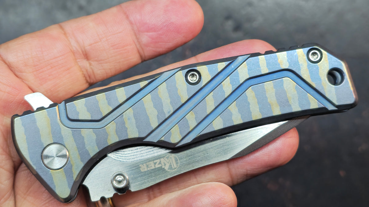 Kizer Ki302B1 Titanium Handle VG-10 Damascus Blade