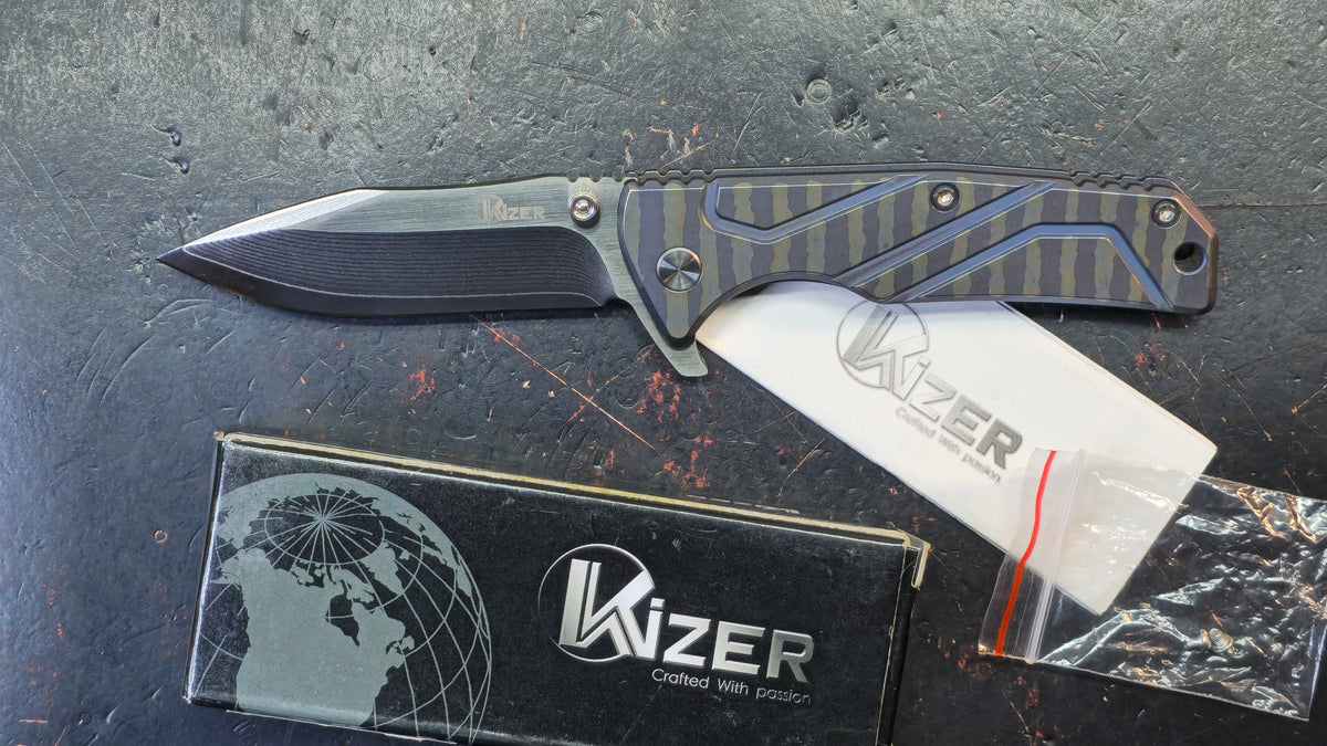 Kizer Ki302B1 Titanium Handle VG-10 Damascus Blade