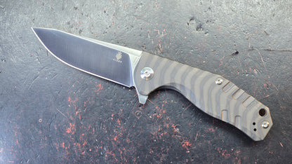 Kizer Kesmec Stripe Ano Titanium Handle S35VN Blade