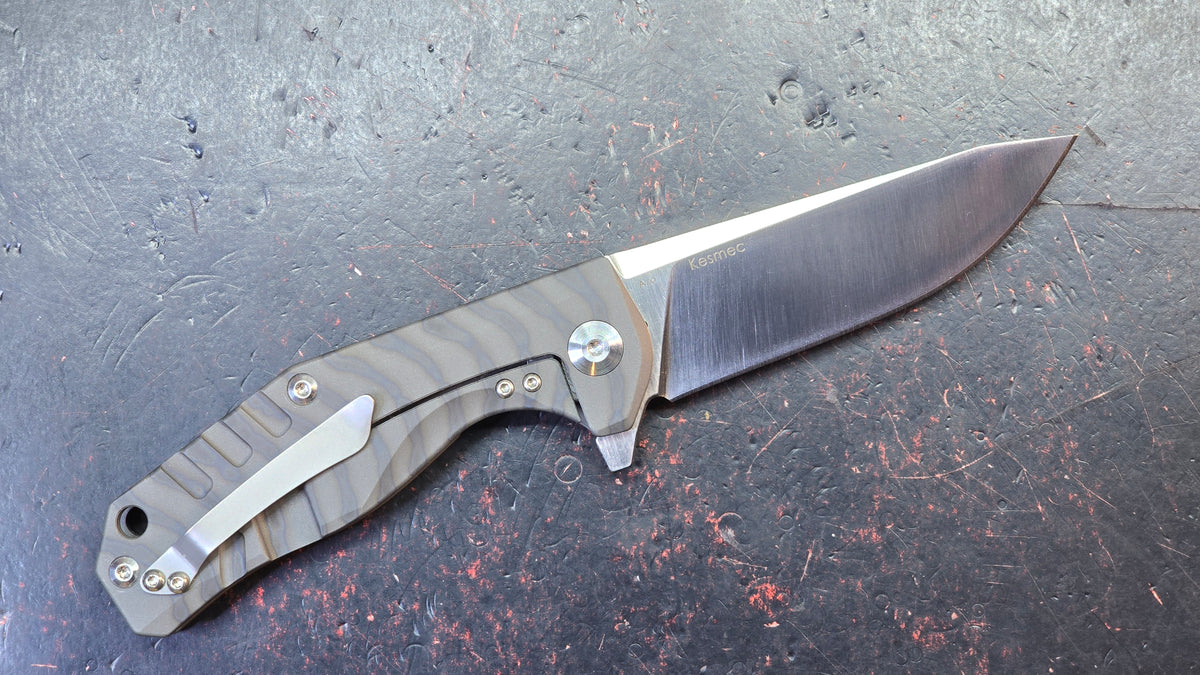 Kizer Kesmec Stripe Ano Titanium Handle S35VN Blade