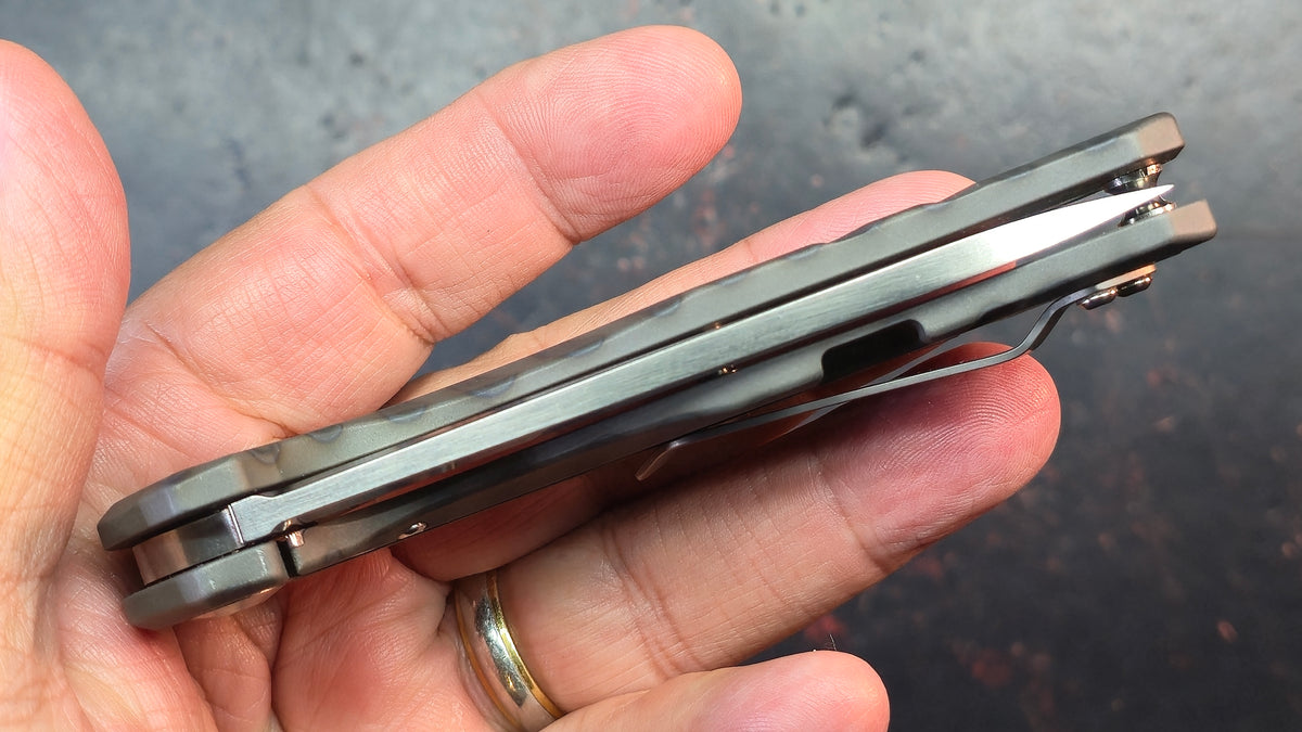 Kizer Kesmec Stripe Ano Titanium Handle S35VN Blade