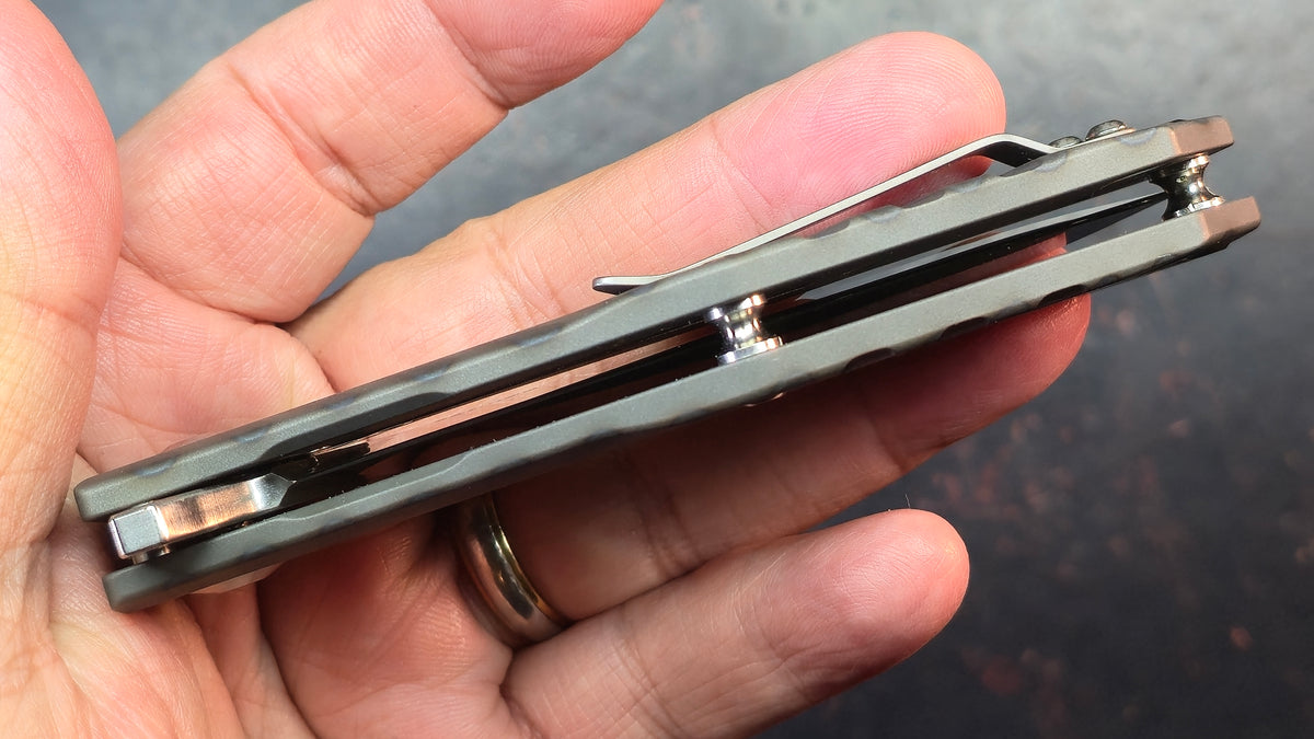 Kizer Kesmec Stripe Ano Titanium Handle S35VN Blade